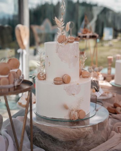 Carousel post from suesseboutique.