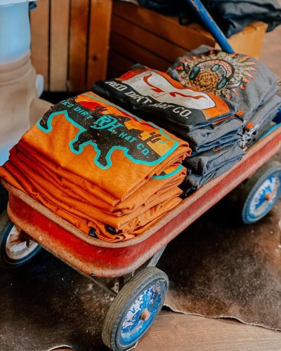 Carousel post from reddirthatco.