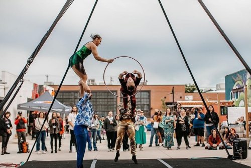 Carousel post from denfringe.