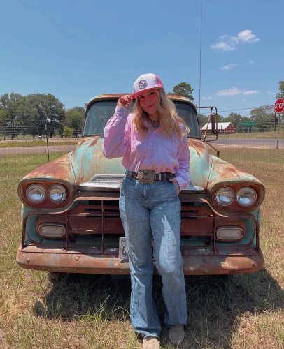 Carousel post from reddirthatco.