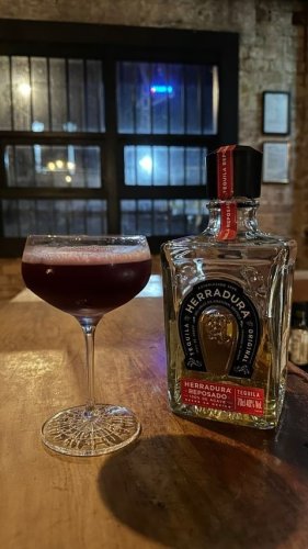 Video post from wonderhorsebar.