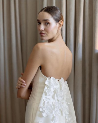 Carousel post from jolibride.