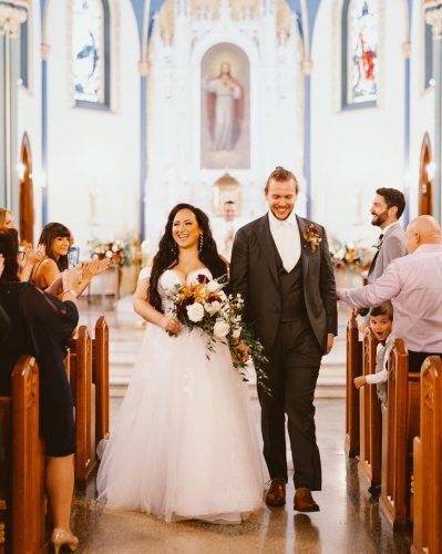 Carousel post from thecurvybridenj.