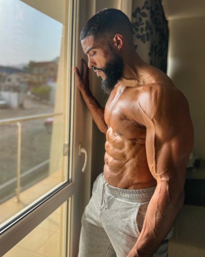 Carousel post from ph_gains.