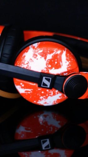 Video post from customcans_headphones.