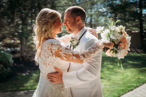 Carousel post from thecurvybridenj.