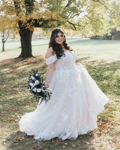 Carousel post from thecurvybridenj.