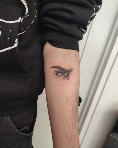 Photo post from lovetattoossandhurst.