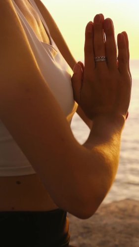 Video post from yogadownload.