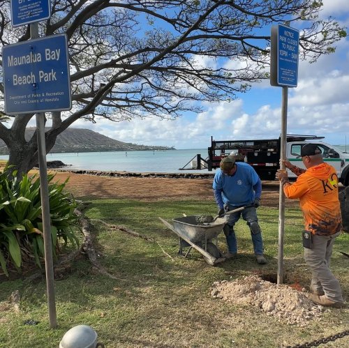 Learn to hunt and gather Hawaiian style on this 30 acre beach