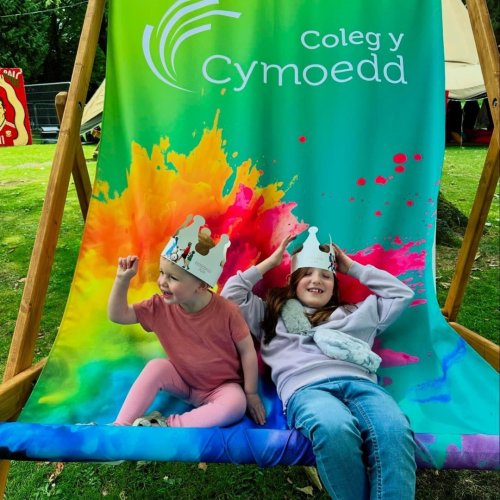 Carousel post from colegycymoedd.