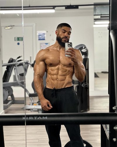 Carousel post from ph_gains.