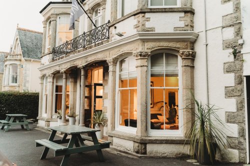 Carousel post from hotelvaratruro.