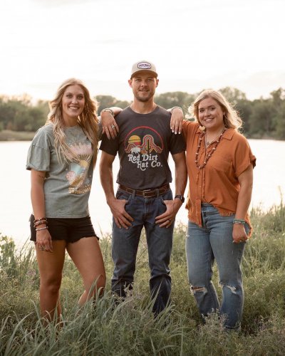 Carousel post from reddirthatco.