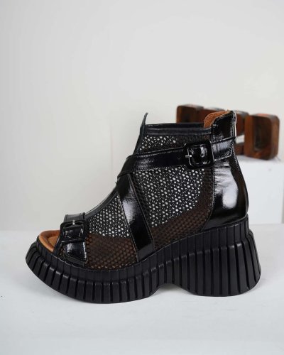 Carousel post from ossoshoes.
