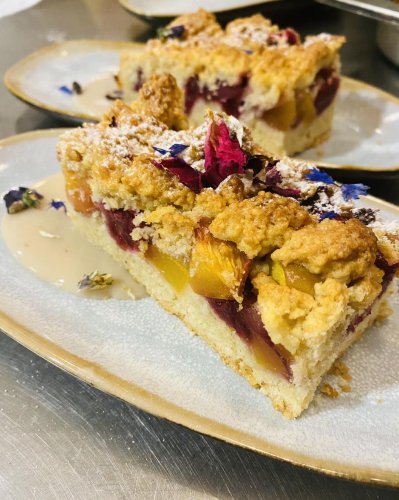 Carousel post from miditreizepontarlier.