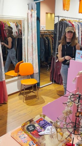 Video post from dotnsquare_vintage.