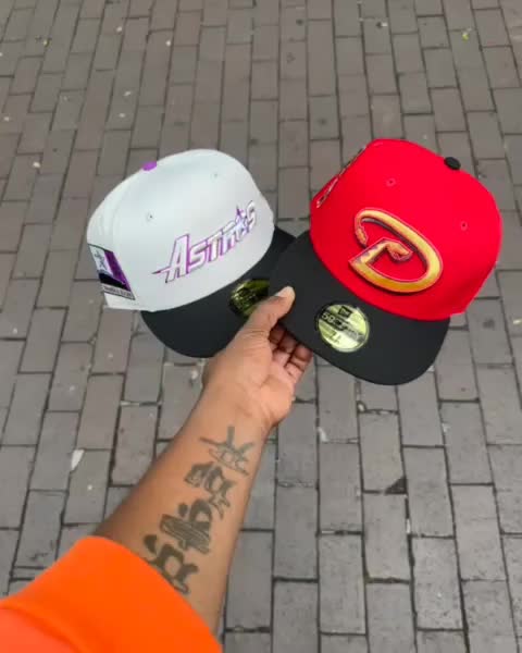 Carousel post from exclusive.fitted.