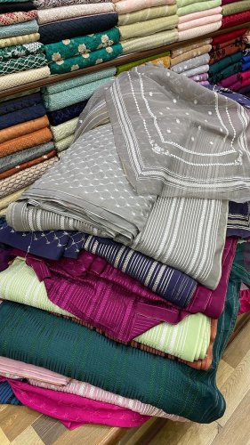 Video post from akbar_fabrics_.