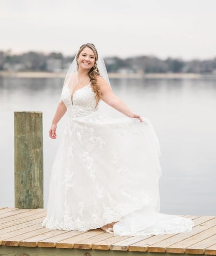 Carousel post from thecurvybridenj.