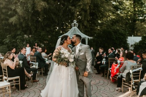 Carousel post from thecurvybridenj.