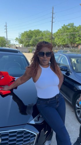 Video post from sincere.tha.car.plug.