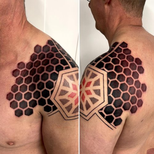 Late night geometric honey comb - Tattoos Ink in White Lace | Facebook