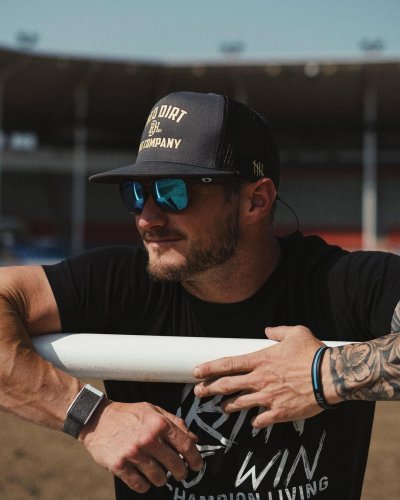 Carousel post from reddirthatco.