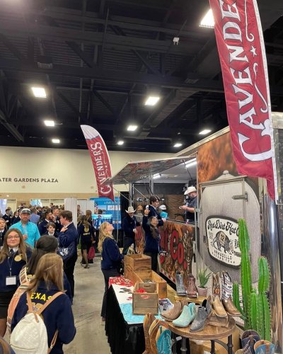 Carousel post from reddirthatco.