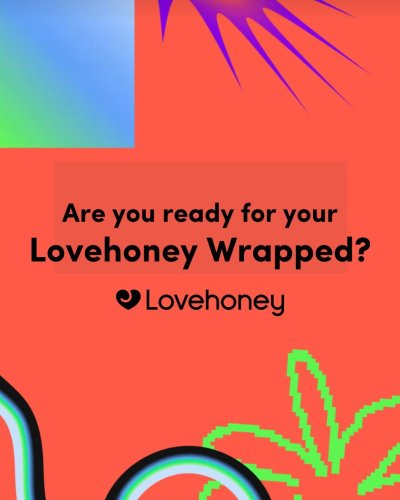 Carousel post from lovehoneyofficial.