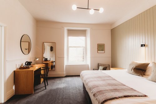 Carousel post from hotelvaratruro.