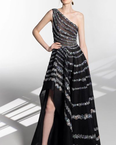 Carousel post from jolibride.