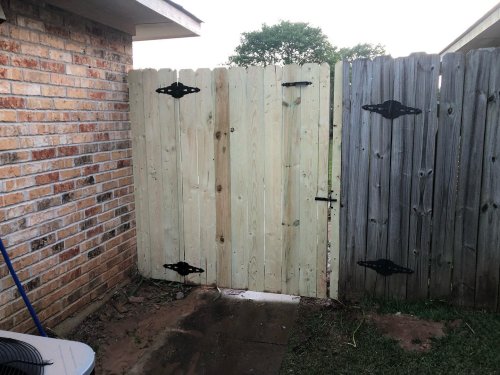 Carousel post from loosianafenceandpatios.