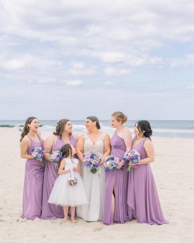 Carousel post from thecurvybridenj.