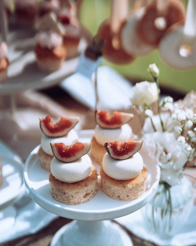 Carousel post from suesseboutique.