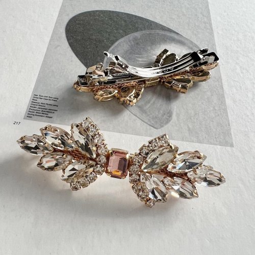 Carousel post from blingtw.