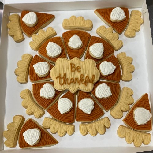 Carousel post from marquettescakestudio.