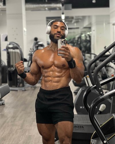 Carousel post from ph_gains.