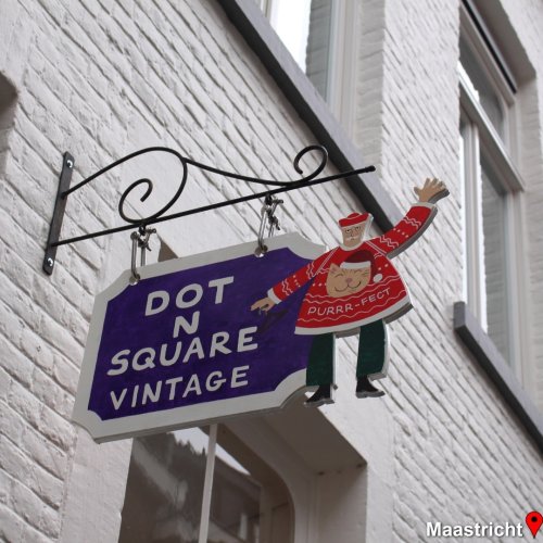 Photo post from dotnsquare_vintage.