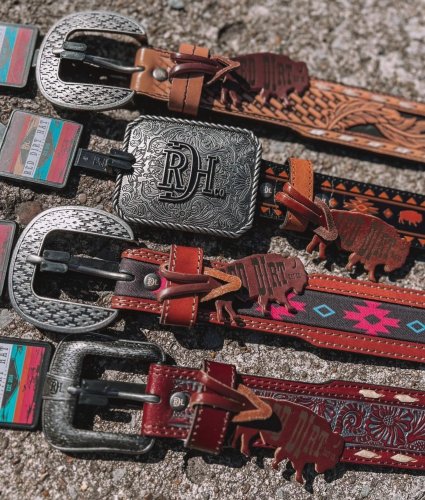 Carousel post from reddirthatco.