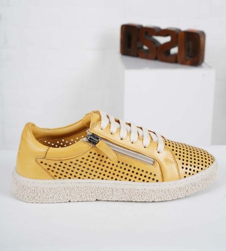 Carousel post from ossoshoes.