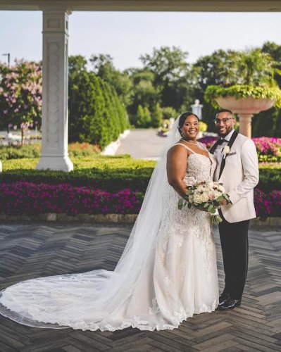 Carousel post from thecurvybridenj.