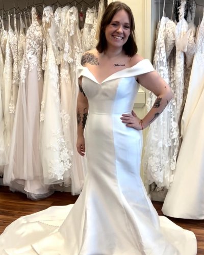 Carousel post from thecurvybridenj.