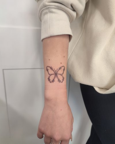 Photo post from lovetattoossandhurst.