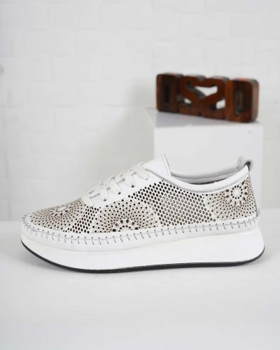 Carousel post from ossoshoes.