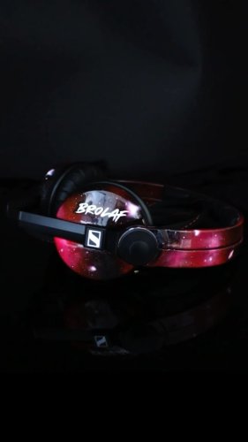 Video post from customcans_headphones.