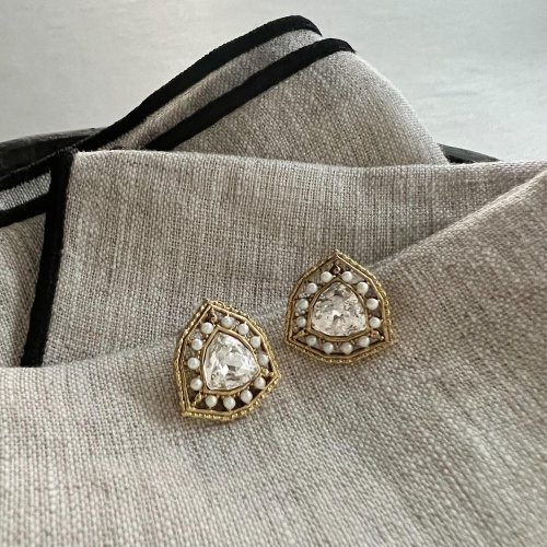 Carousel post from blingtw.