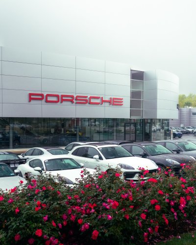 Carousel post from porschewarrington.