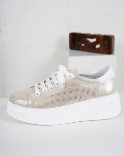 Carousel post from ossoshoes.