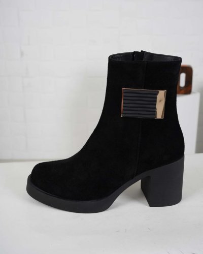 Carousel post from ossoshoes.
